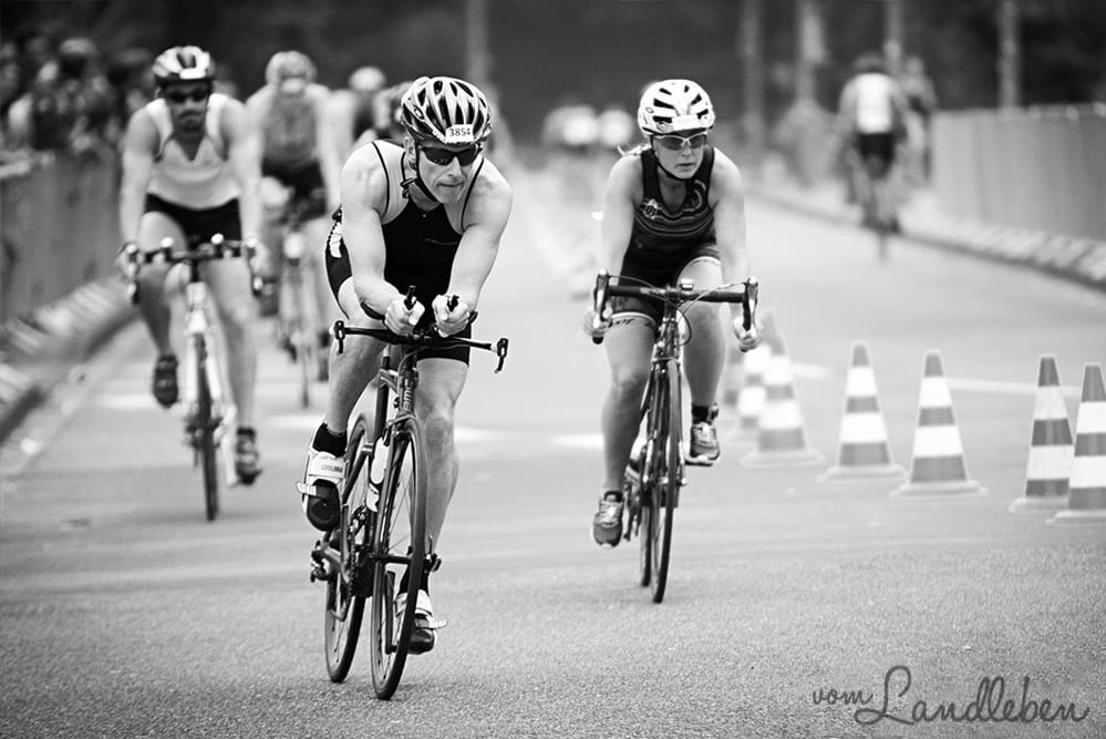 Sportfotografie – Radrennen in Schwarz-Weiß