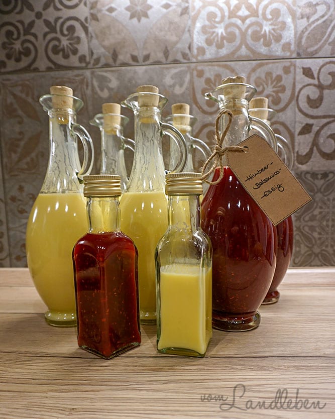 Selbstgemachter Himbeer-Balsamico-Essig und Eierlikör
