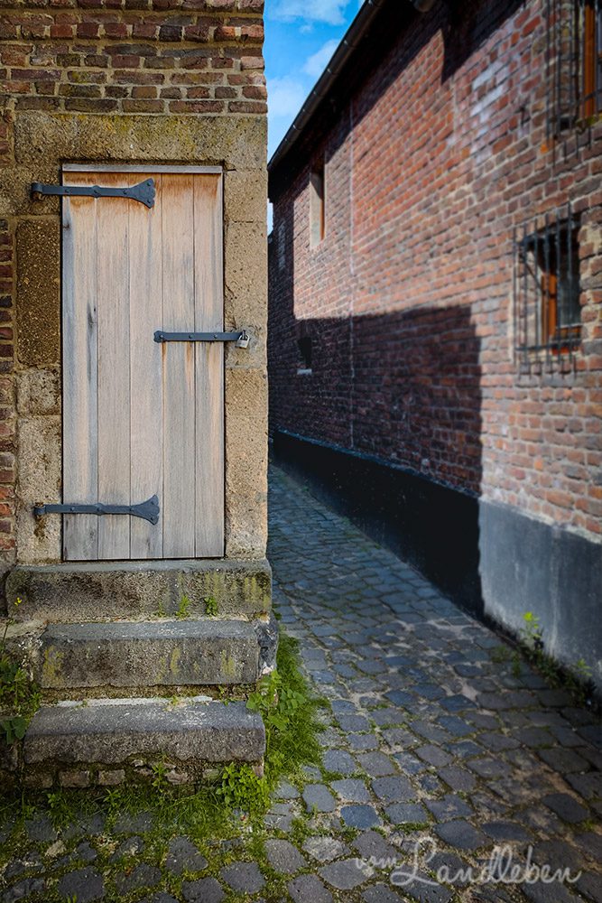 Gasse in der Altstadt von Zons