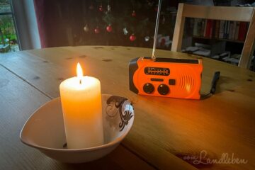 Stromausfall - Kurbelradio und Kerzenschein